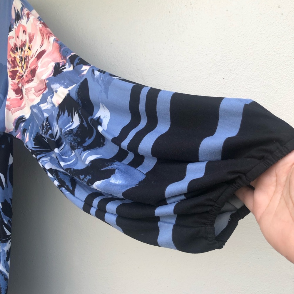 Floral Top - Picture 2 of 4